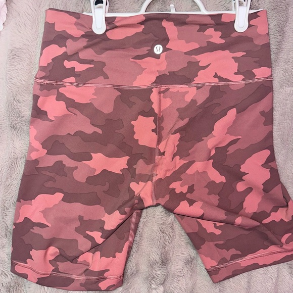 Lululemon Wunder Train High Rise Short 8"
Heritage 365 Camo Brier Rose Multi - Picture 4 of 8